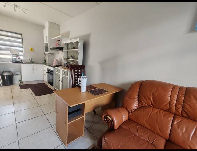 1 BEDROOM FLAT TO LET IN CALEDON ESTATE